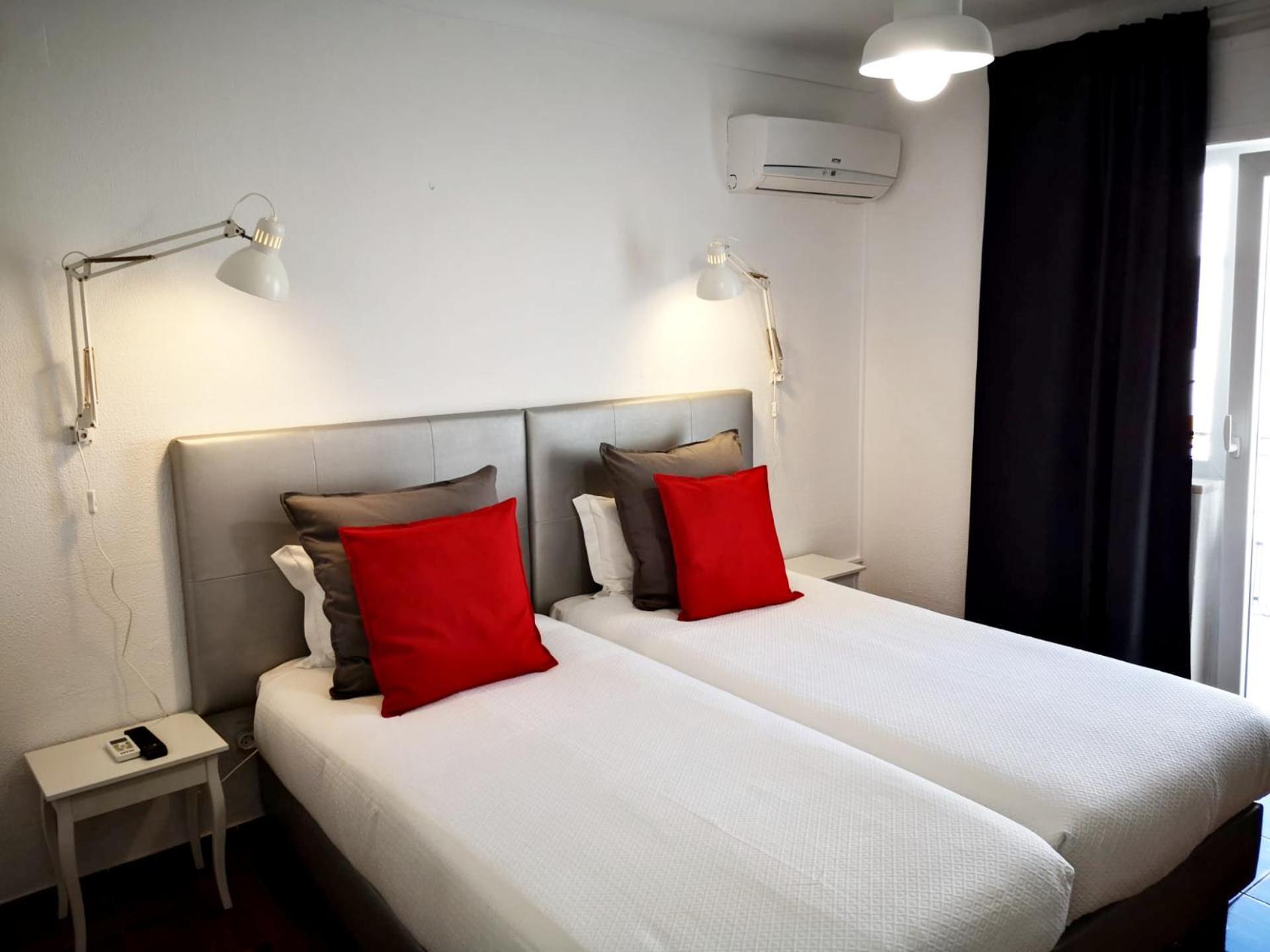 The Bulldog Inn - Duna Parque Resorts & Hotels วิลานอวา ดิ มิลฟงติส ห้อง รูปภาพ